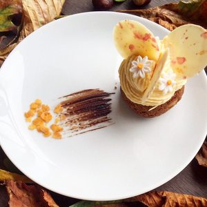 Chocolate choux with pumpkin cream and chocolate krakelin